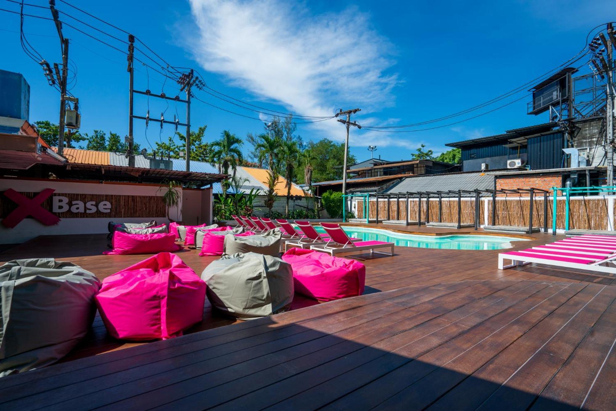 Base Party Hostel Ao Nang Esterno foto