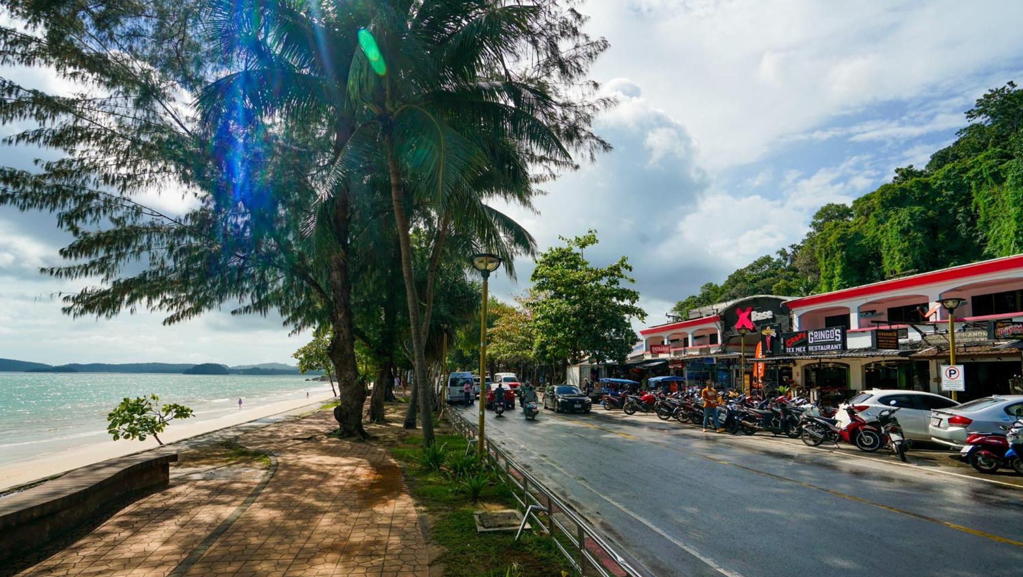Base Party Hostel Ao Nang Esterno foto